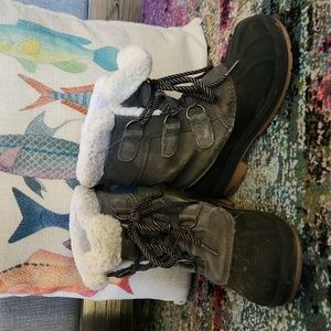 Cat and Jack snow boots ❄️